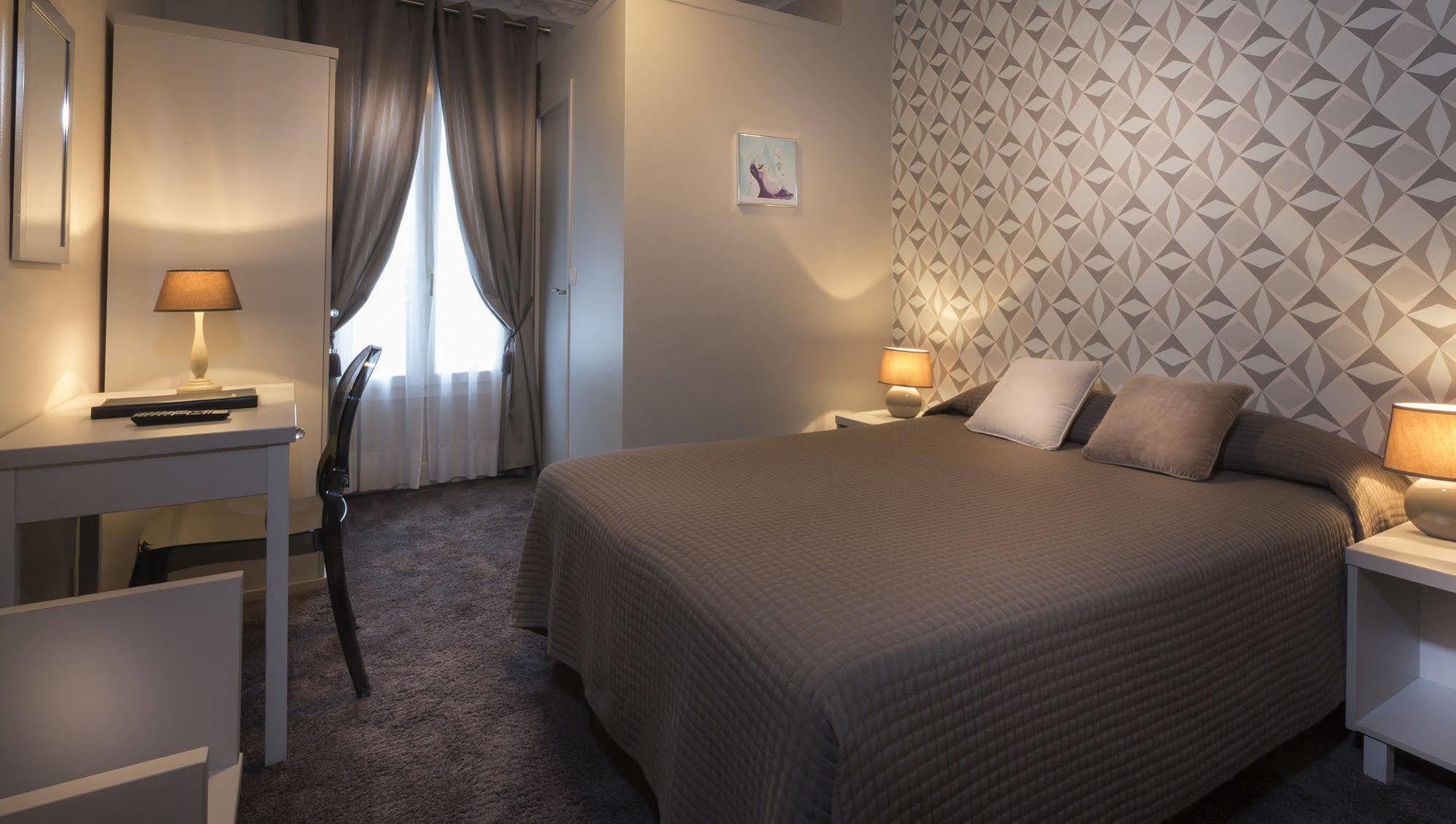 Hotel Donjon Венсен Экстерьер фото