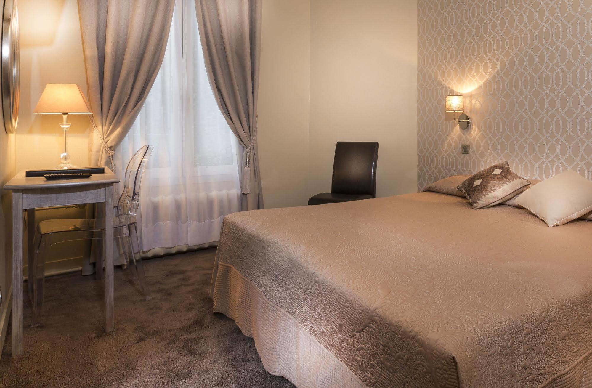 Hotel Donjon Венсен Экстерьер фото